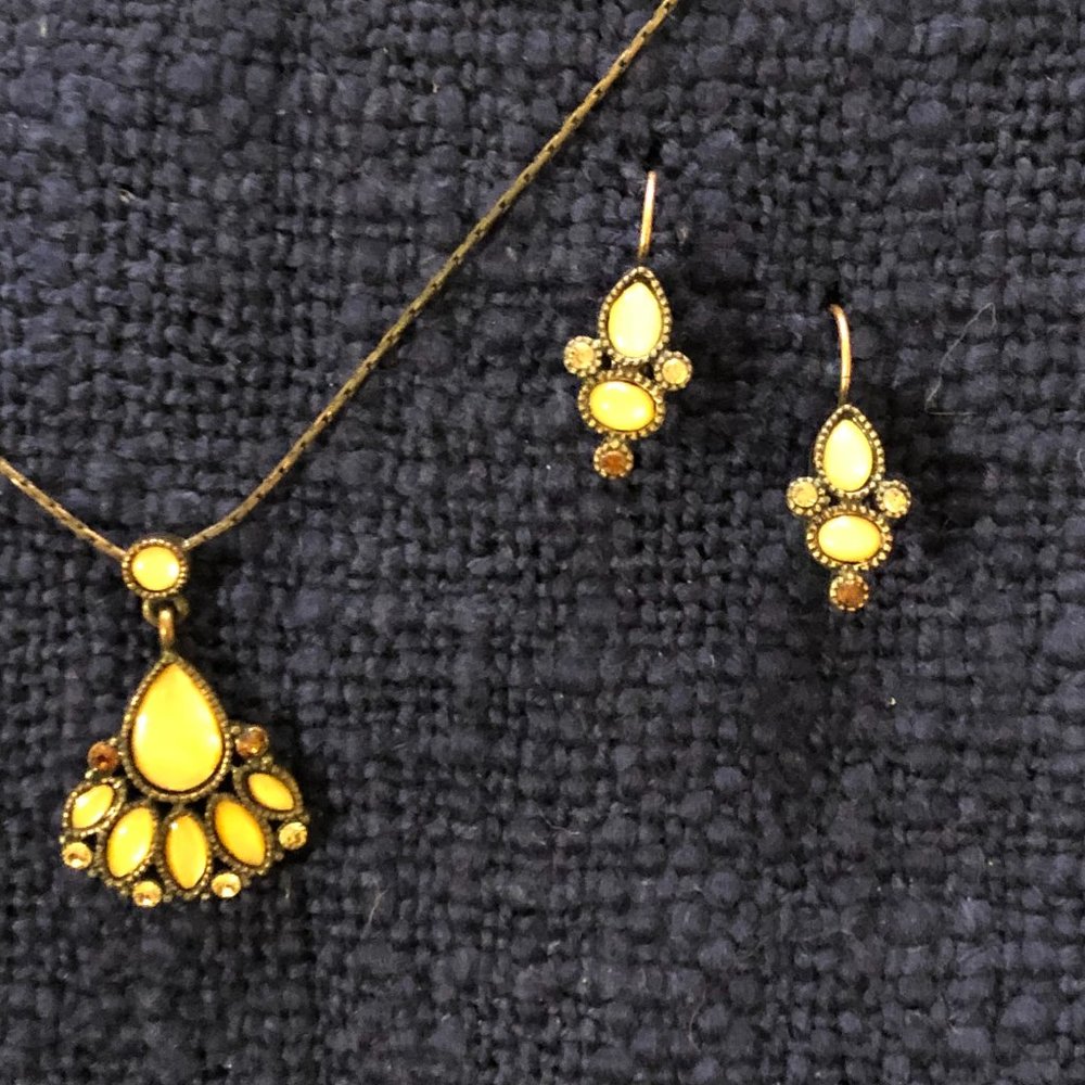 art deco style necklace and earrings set